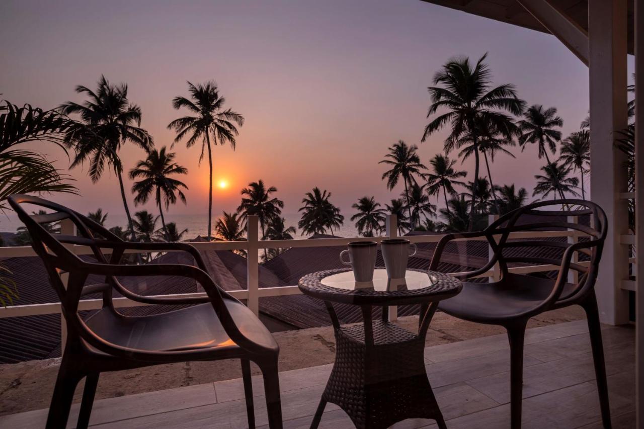 Stone Wood Beach Resort, Vagator Extérieur photo