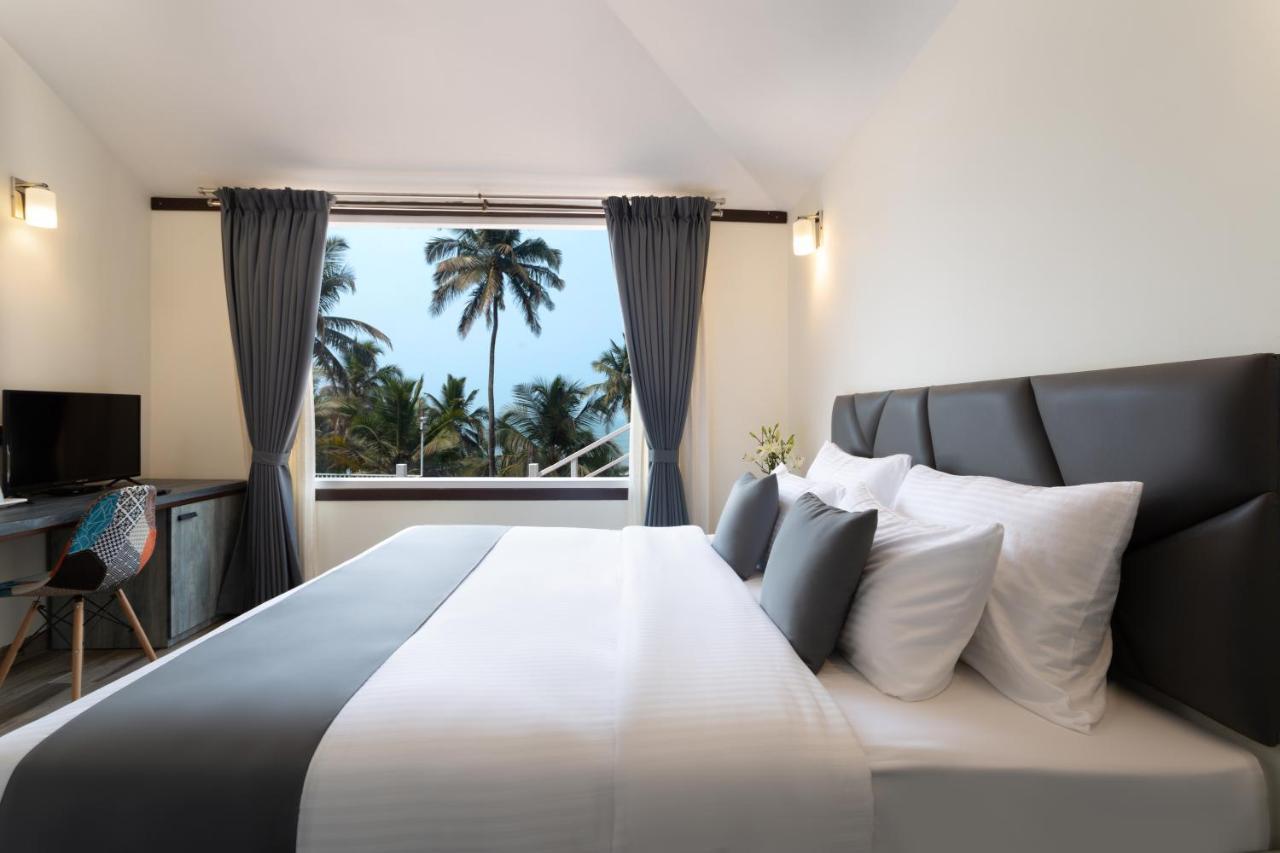 Stone Wood Beach Resort, Vagator Extérieur photo