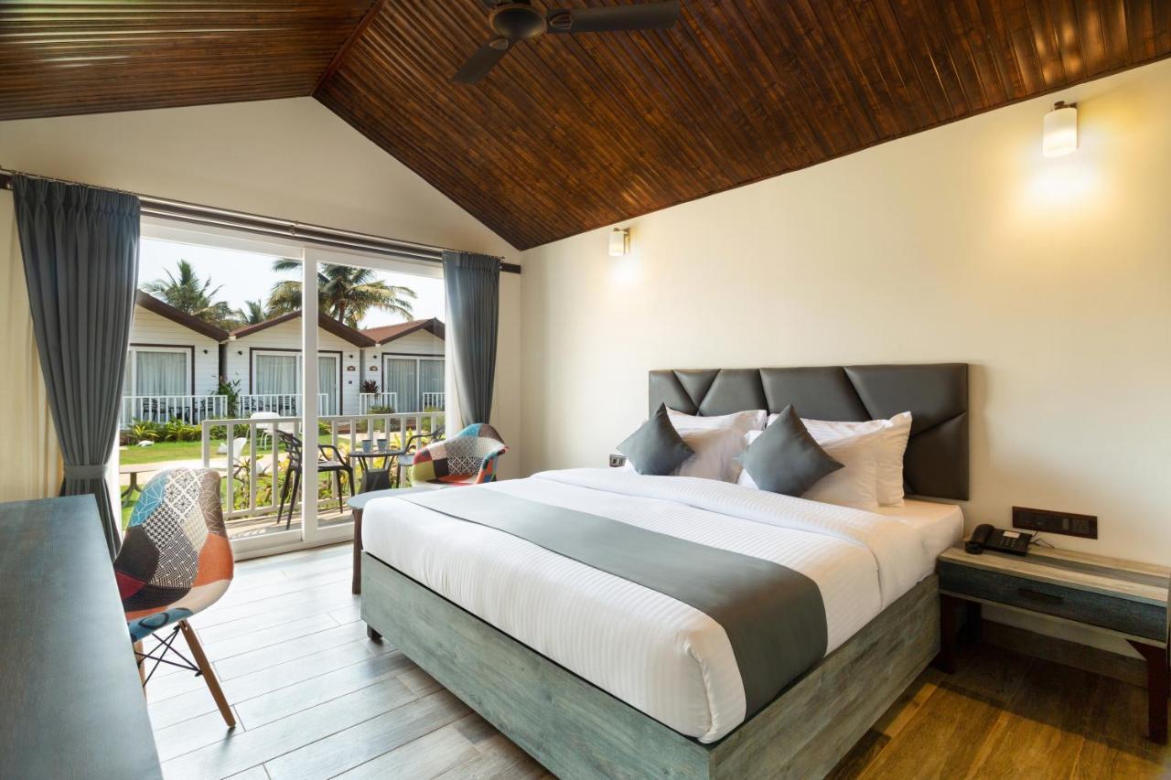 Stone Wood Beach Resort, Vagator Extérieur photo