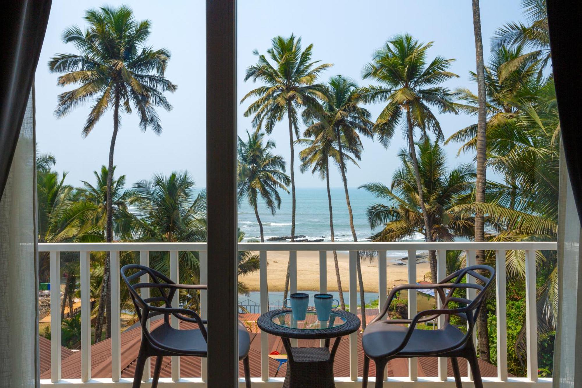 Stone Wood Beach Resort, Vagator Extérieur photo