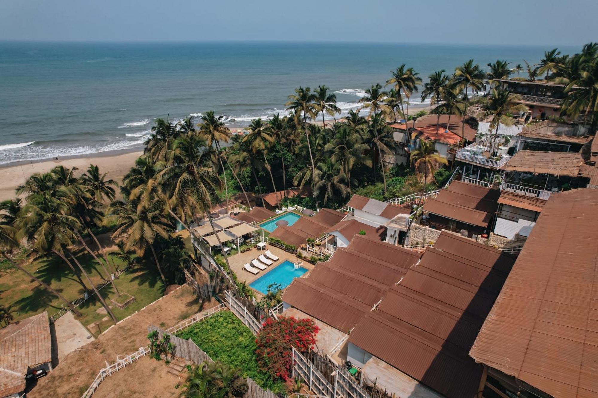 Stone Wood Beach Resort, Vagator Extérieur photo