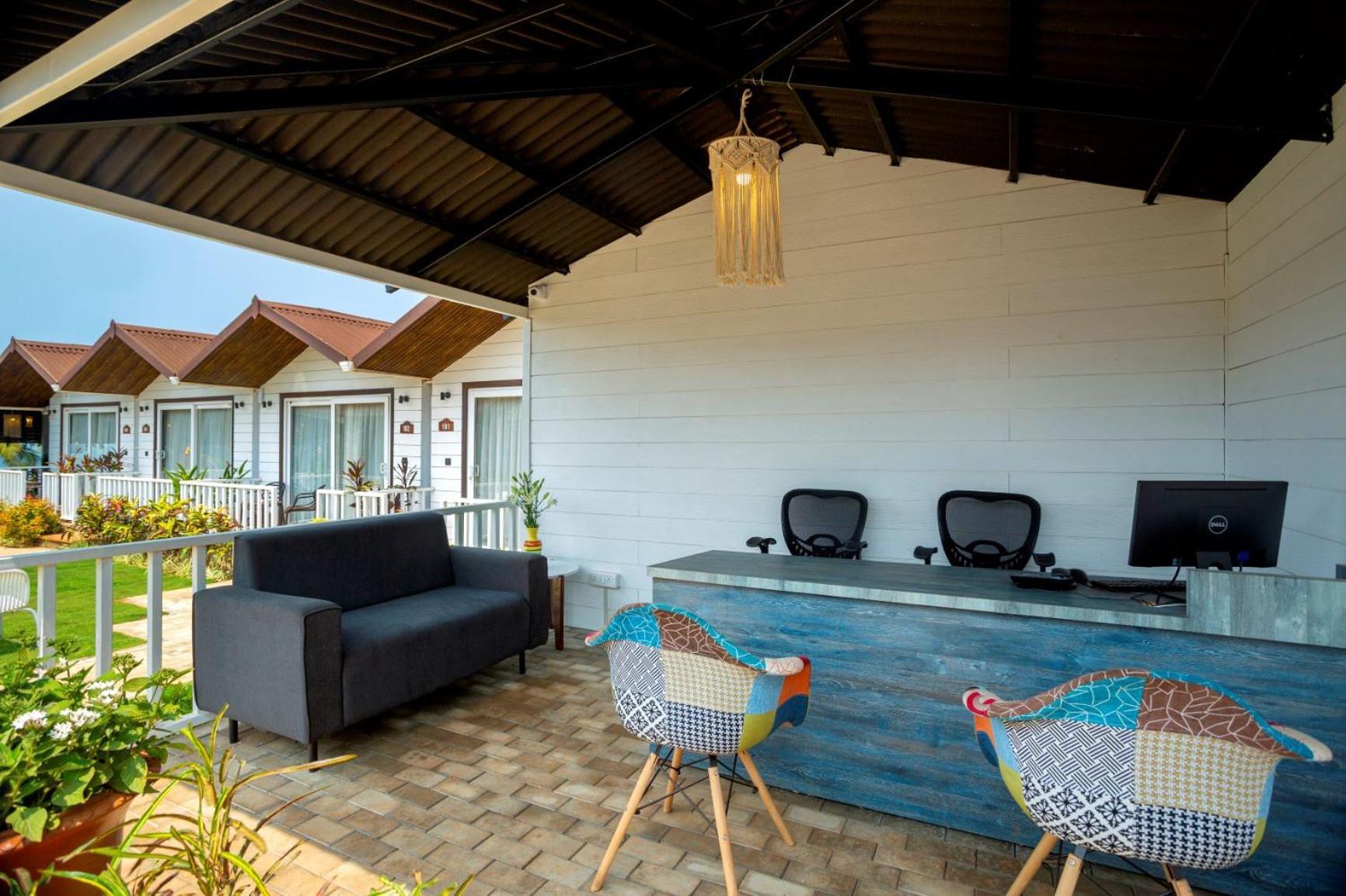 Stone Wood Beach Resort, Vagator Extérieur photo